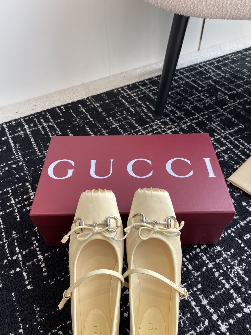 Gucci Flat Shoes